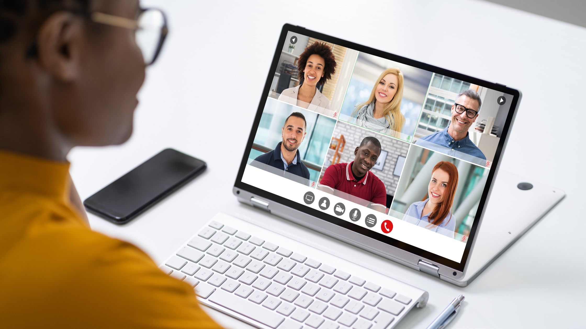 8 Online Games for Remote Teams to Build Rapport