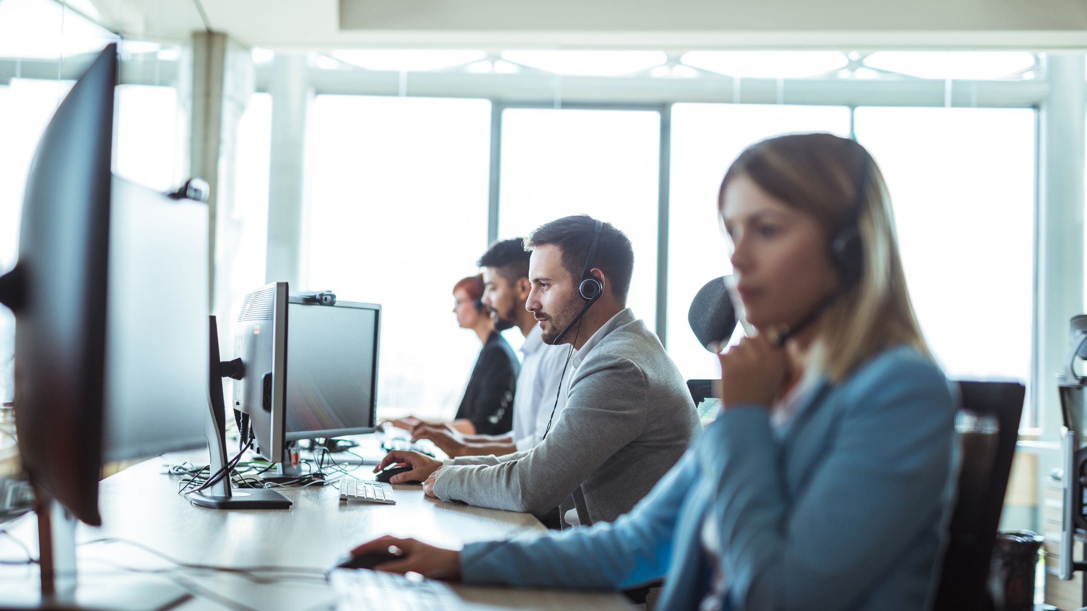 7 no-nonsense tips to improve call center efficiency in 2024