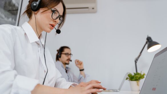 12 tips to improve time management for call center agents